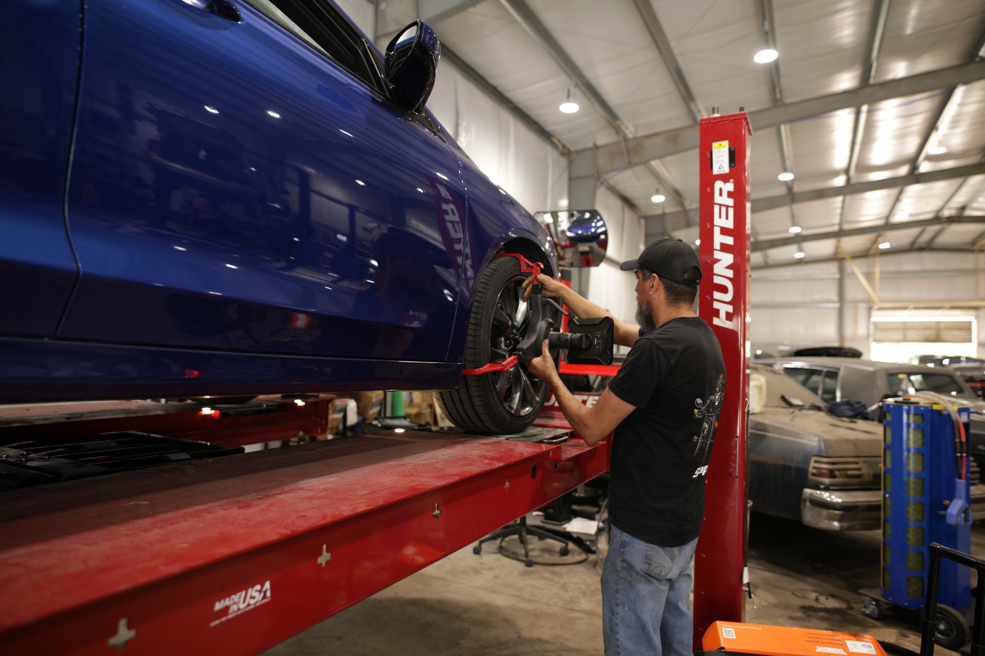 Hunter alignment bay at DTT Tire and Auto Service