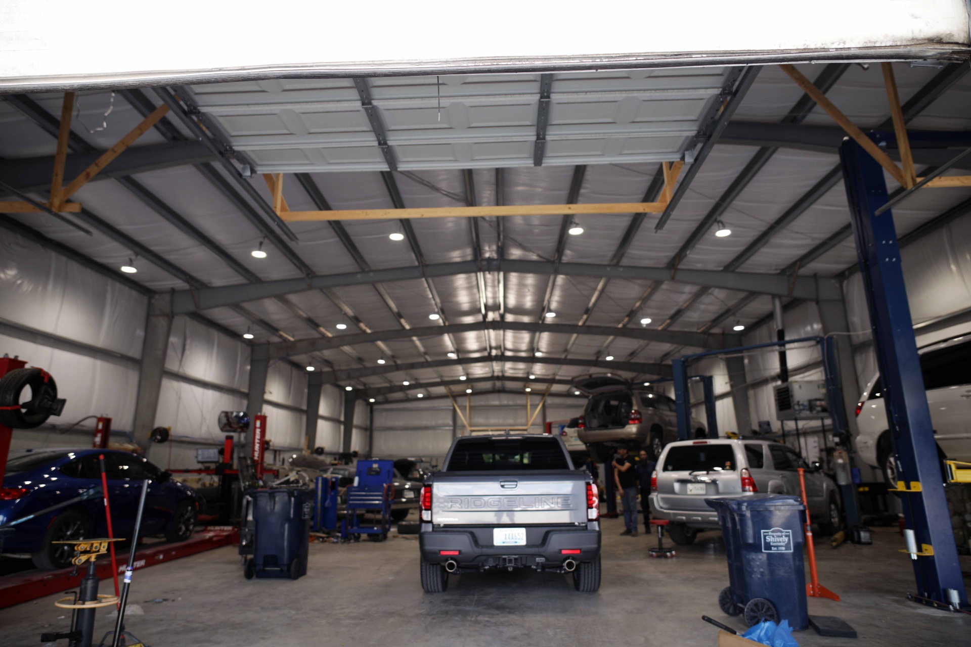 Inside the DTT Tire and Auto Service service bay